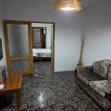 First Floor Lejlighed *
